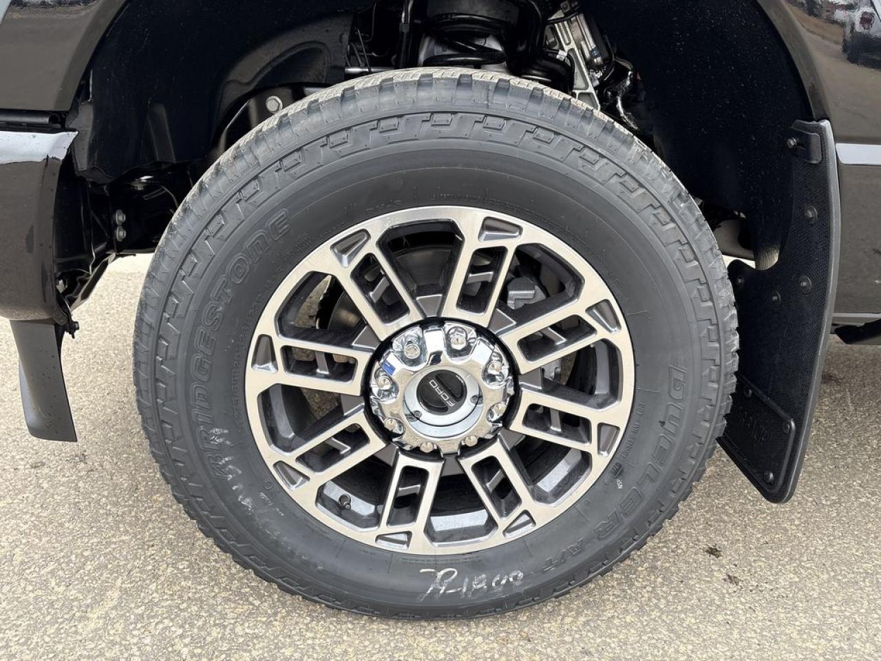 2026 Ford F-350 Super Duty SRW PLATINUM 6.8' Box 713A Photo2