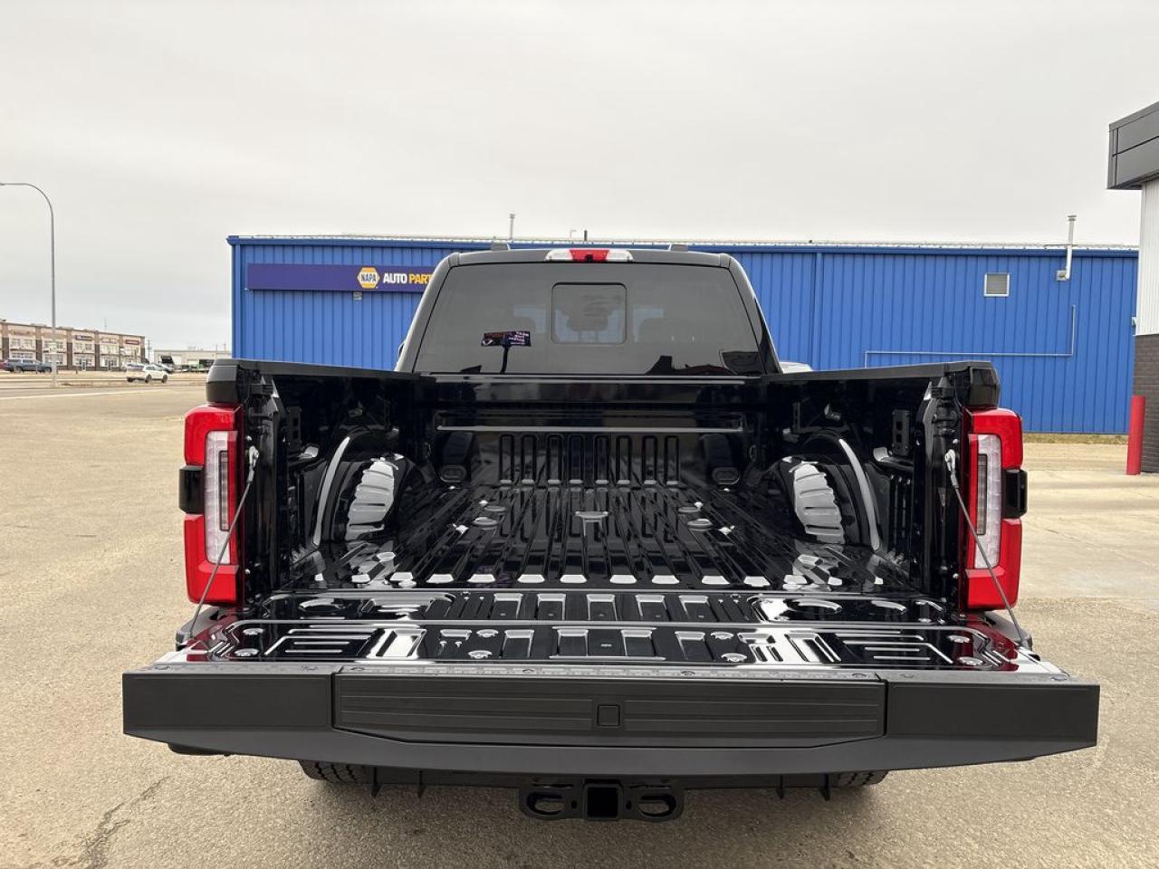 2026 Ford F-350 Super Duty SRW PLATINUM 6.8' Box 713A Photo5