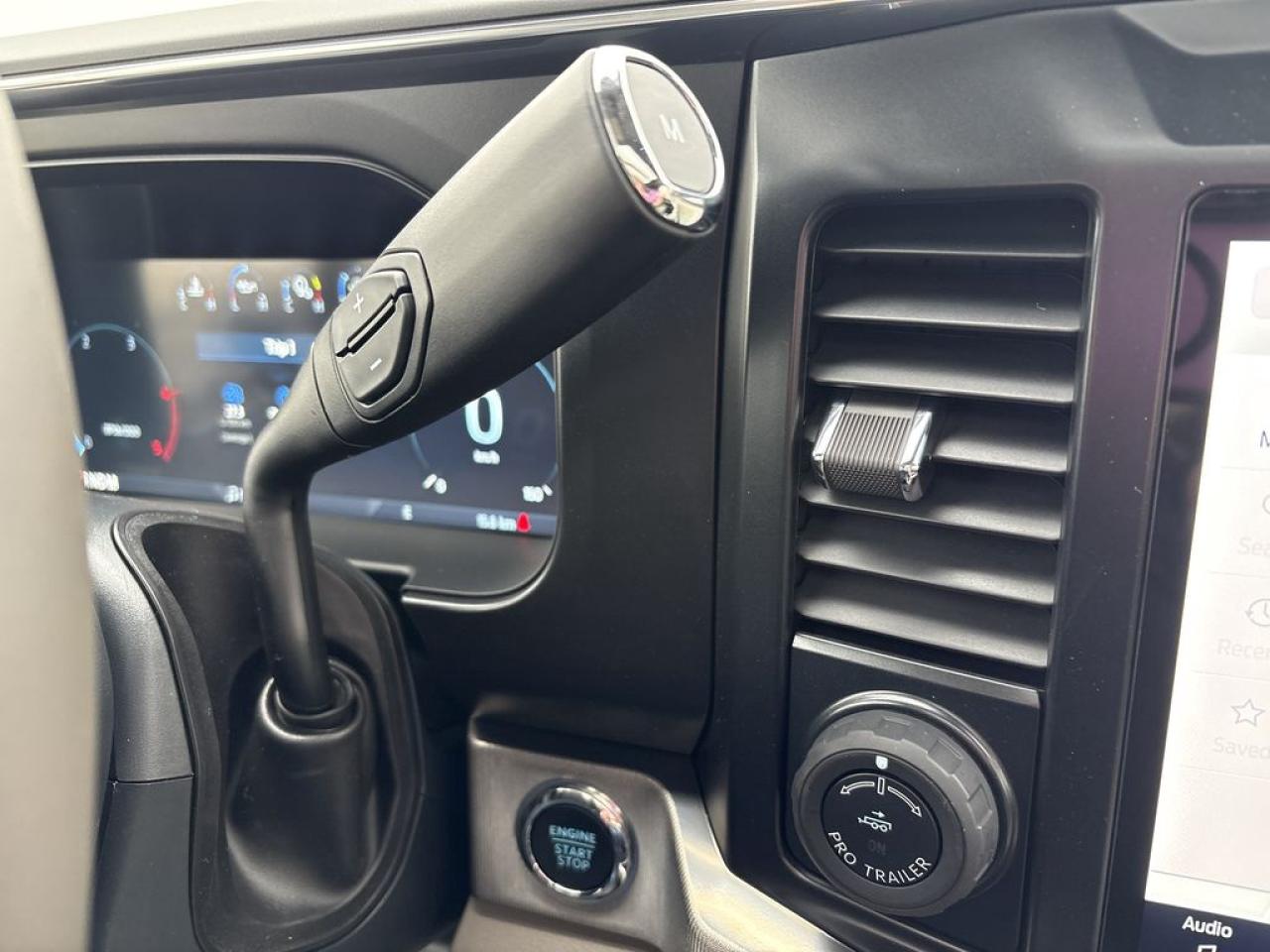 2026 Ford F-350 Super Duty SRW PLATINUM 6.8' Box 713A Photo5
