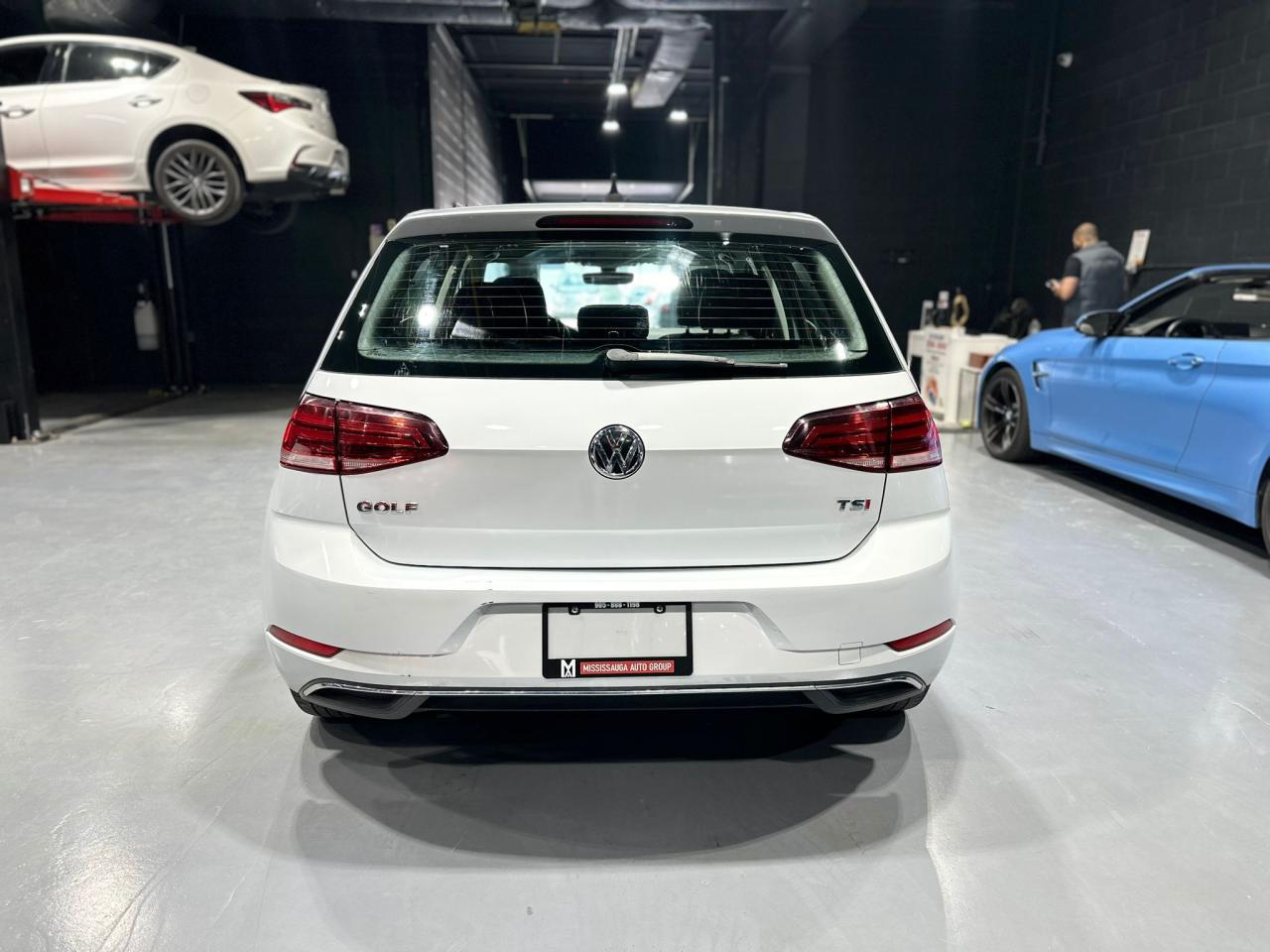 2018 Volkswagen Golf TRENDLINE Photo3