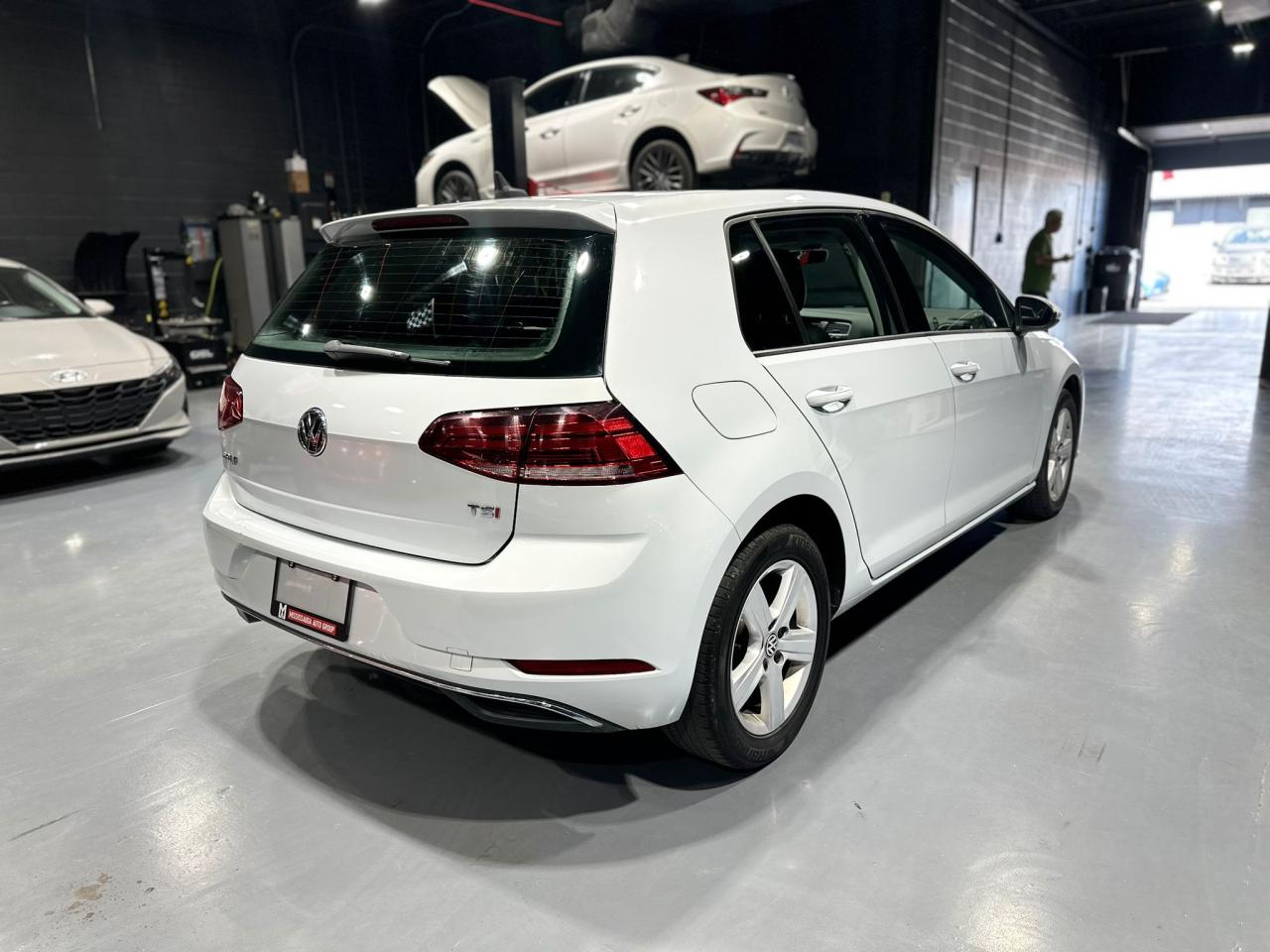 2018 Volkswagen Golf TRENDLINE Photo4