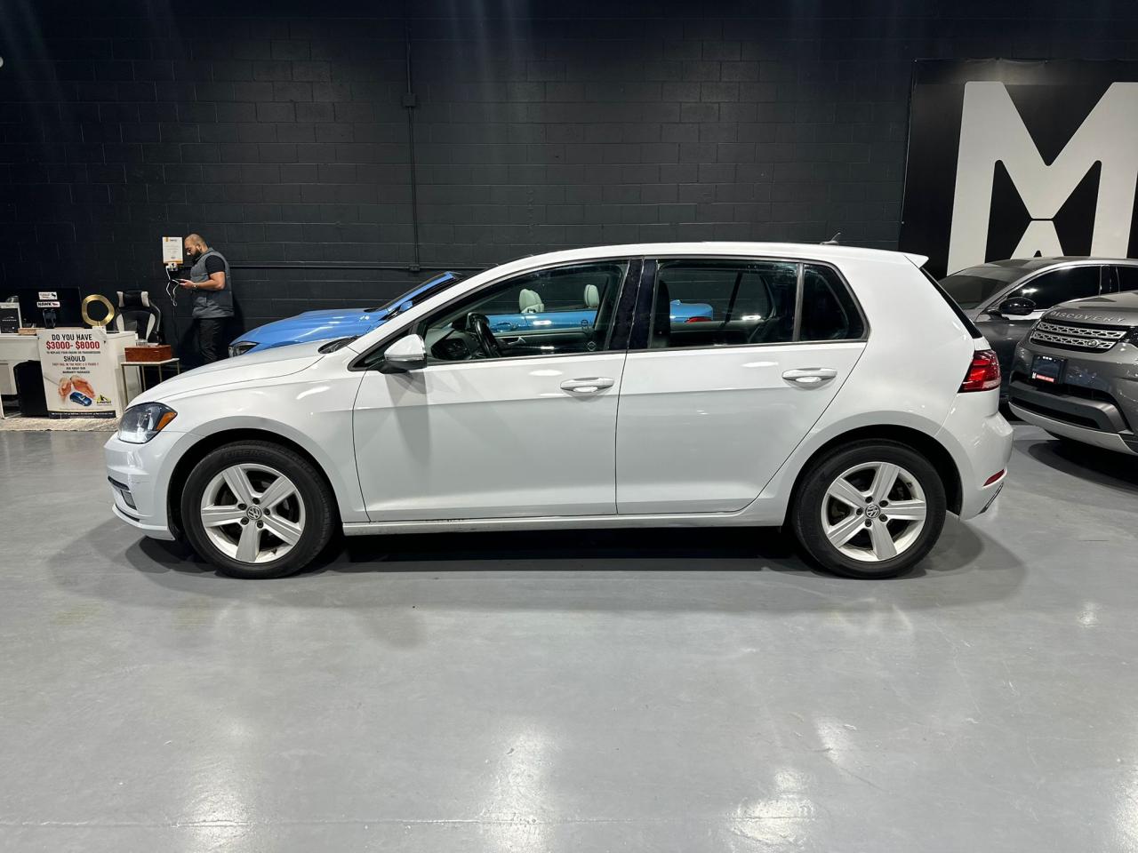 2018 Volkswagen Golf TRENDLINE - Photo #2