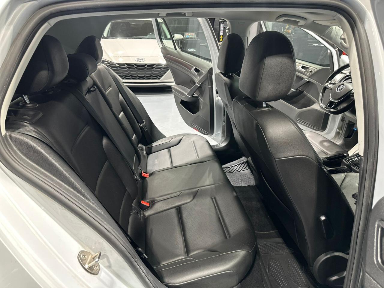 2018 Volkswagen Golf TRENDLINE - Photo #10