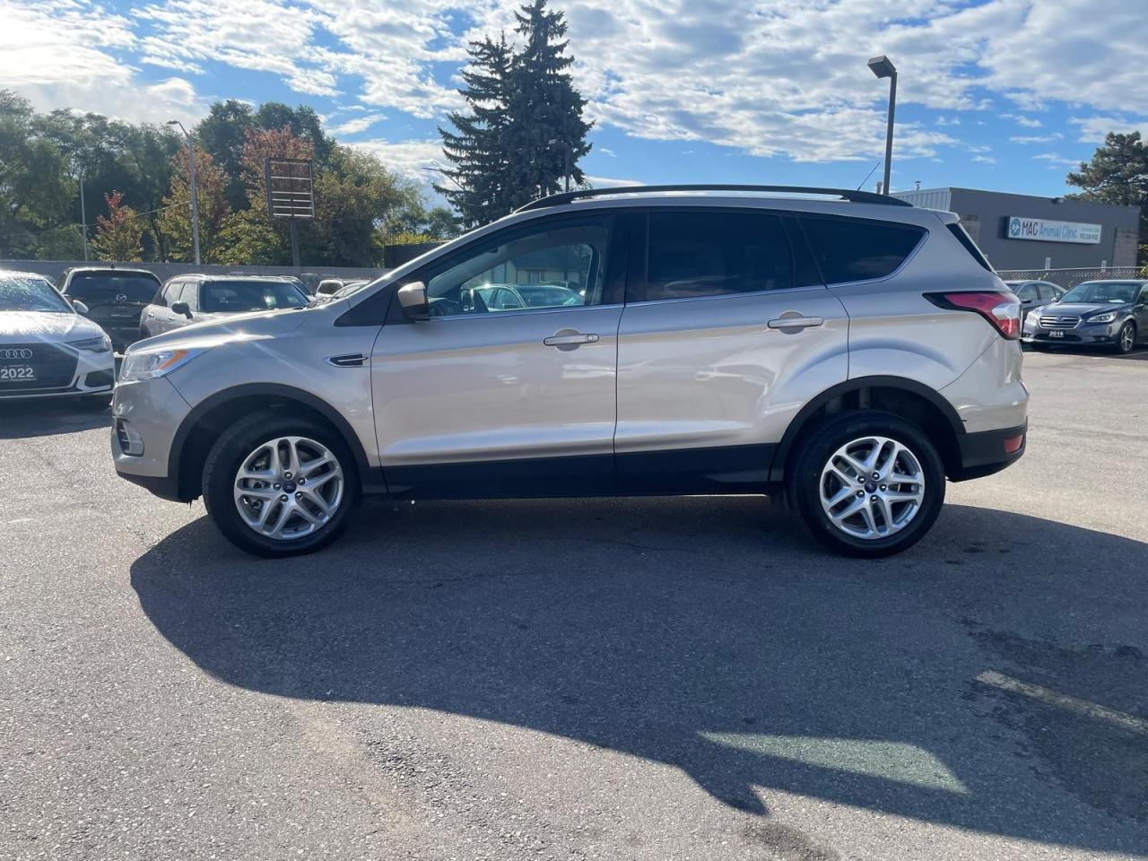 2018 Ford Escape AWD NO ACCIDENT 2.0L ENGINE SAFETY CERTIFIED B-T - Photo #4