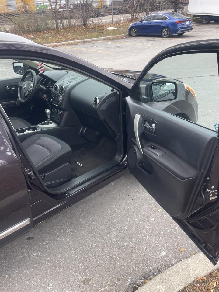 2012 Nissan Rogue SV   ALL WHEEL DRIVE - Photo #7