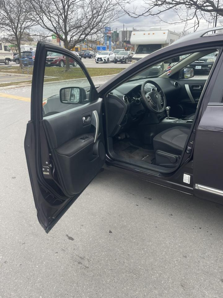 2012 Nissan Rogue SV   ALL WHEEL DRIVE - Photo #6