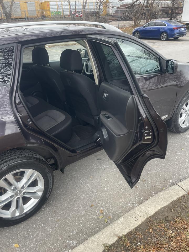 2012 Nissan Rogue SV   ALL WHEEL DRIVE - Photo #8