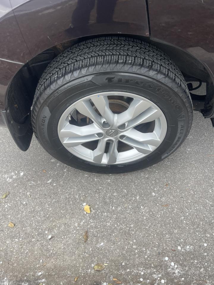 2012 Nissan Rogue SV   ALL WHEEL DRIVE - Photo #10