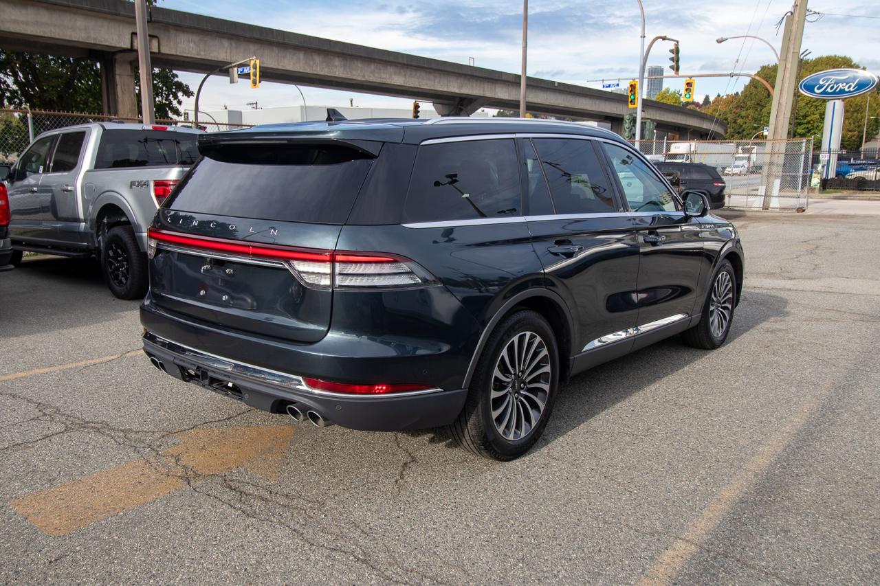 2023 Lincoln Aviator Reserve AWD Photo5