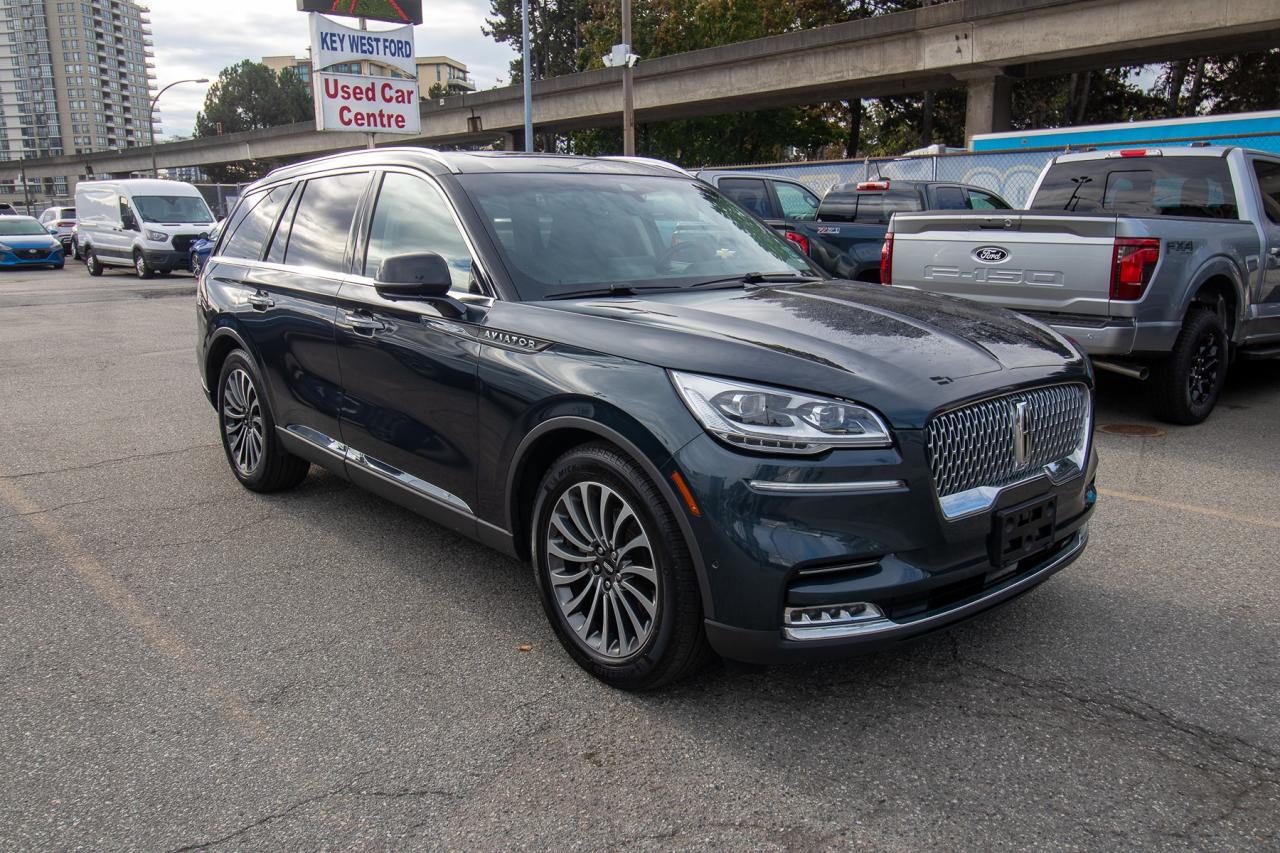 2023 Lincoln Aviator Reserve AWD Photo5