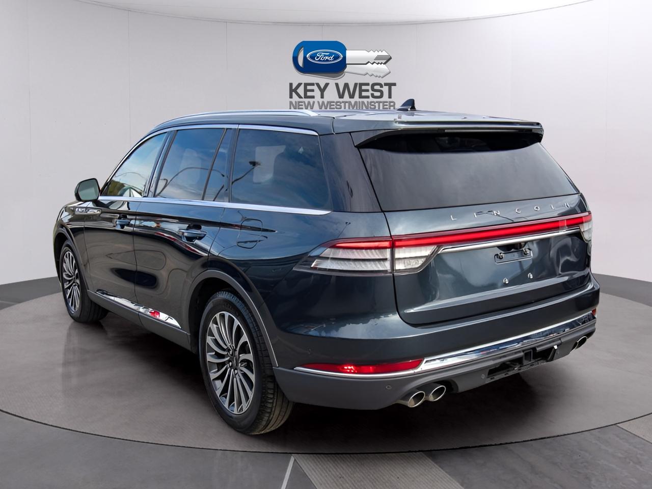 2023 Lincoln Aviator Reserve AWD Photo2