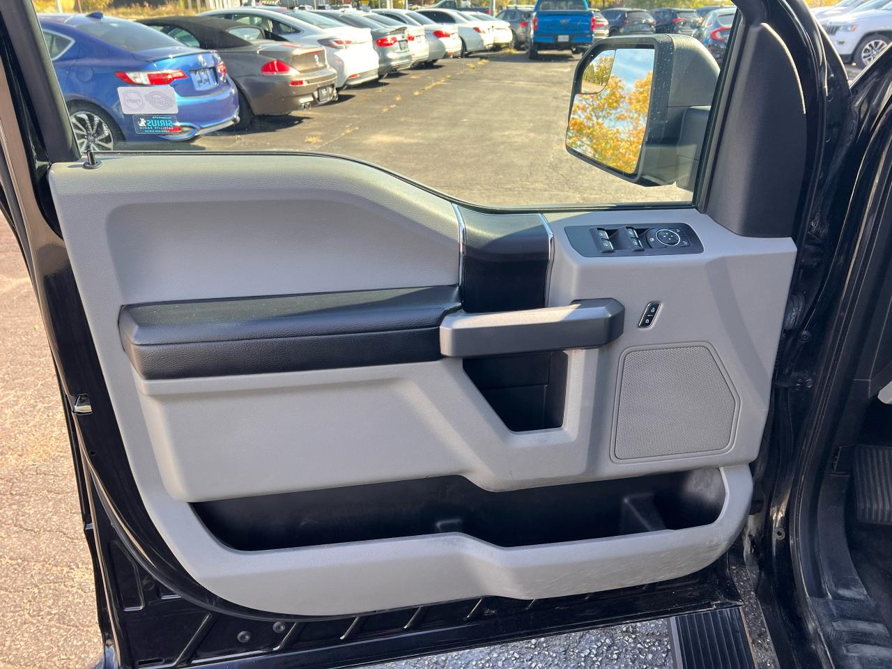 2017 Ford F-150 4WD SuperCrew 145" XLT 3.5L Photo11