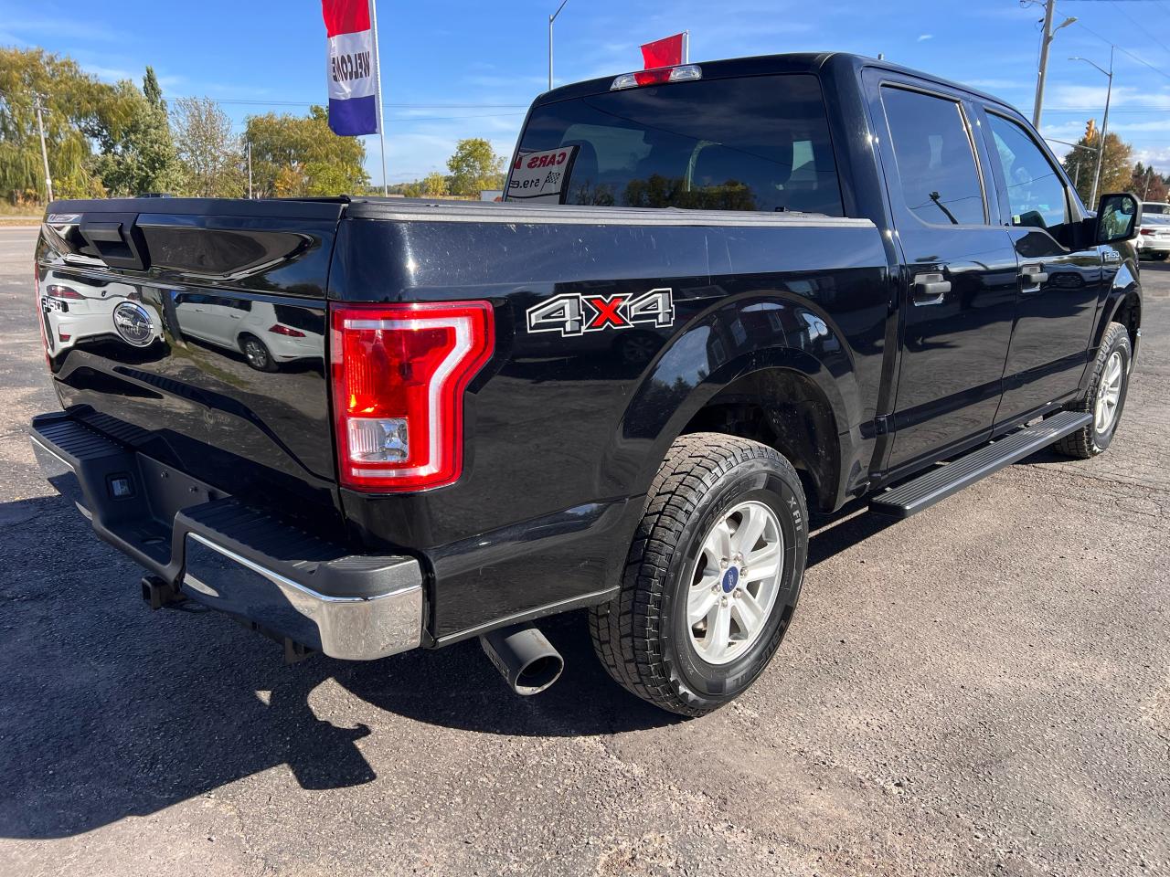 2017 Ford F-150 4WD SuperCrew 145" XLT 3.5L Photo2