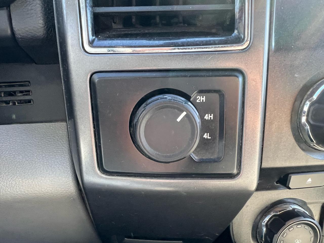 2017 Ford F-150 4WD SuperCrew 145" XLT 3.5L Photo25
