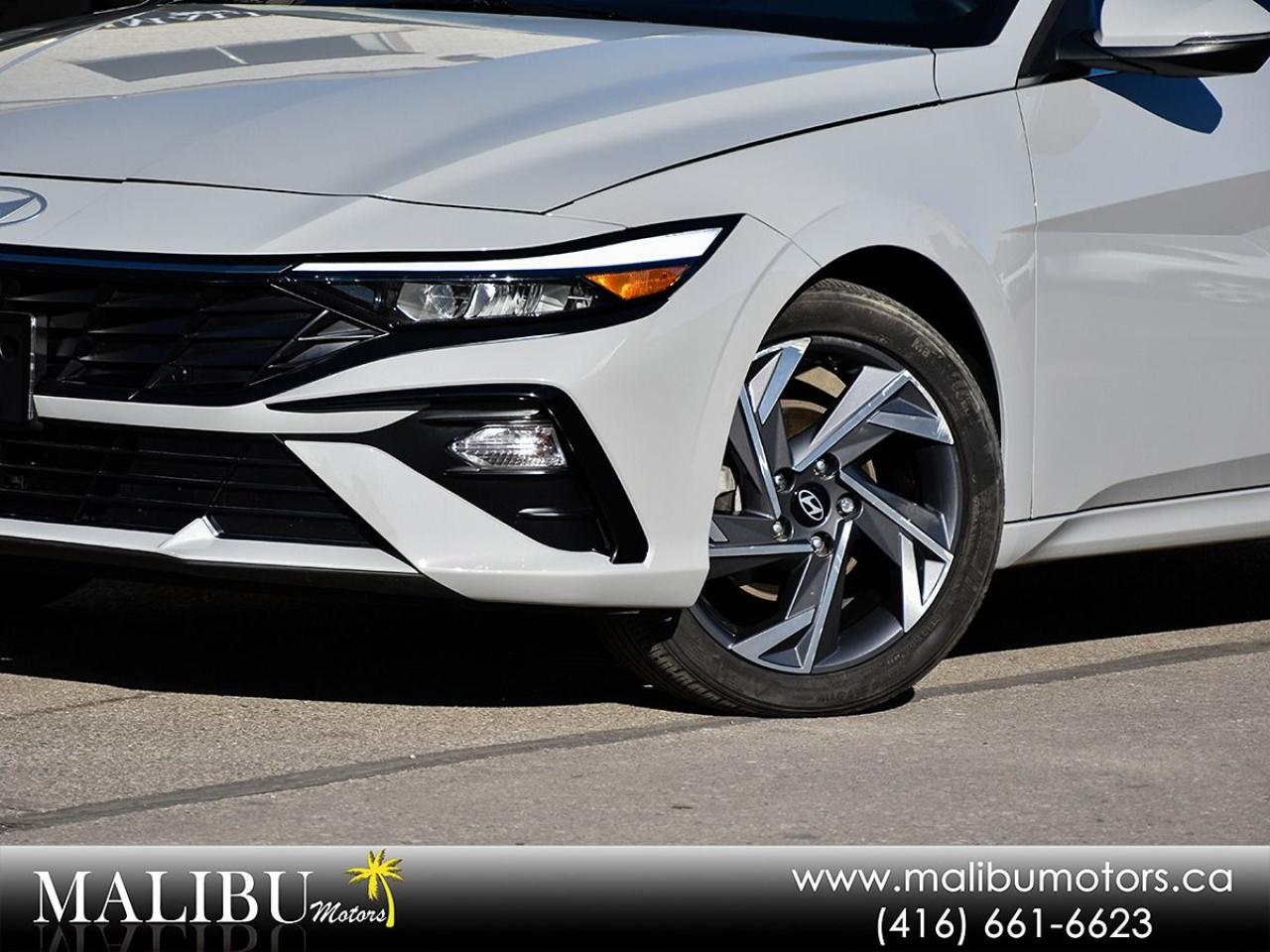 2025 Hyundai Elantra Luxury Photo3