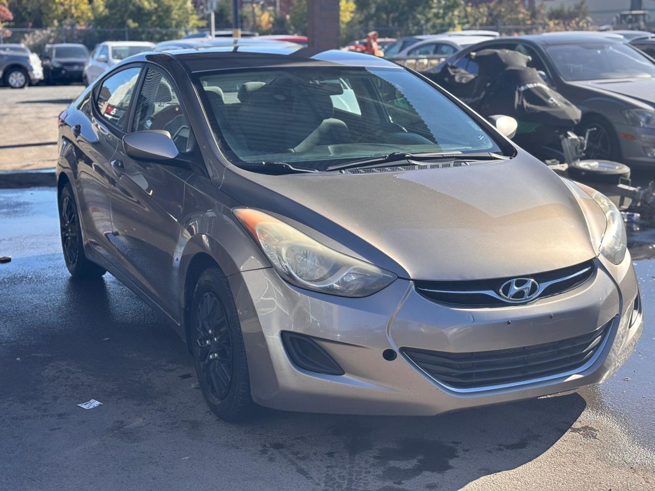 2013 Hyundai Elantra GL - Photo #2