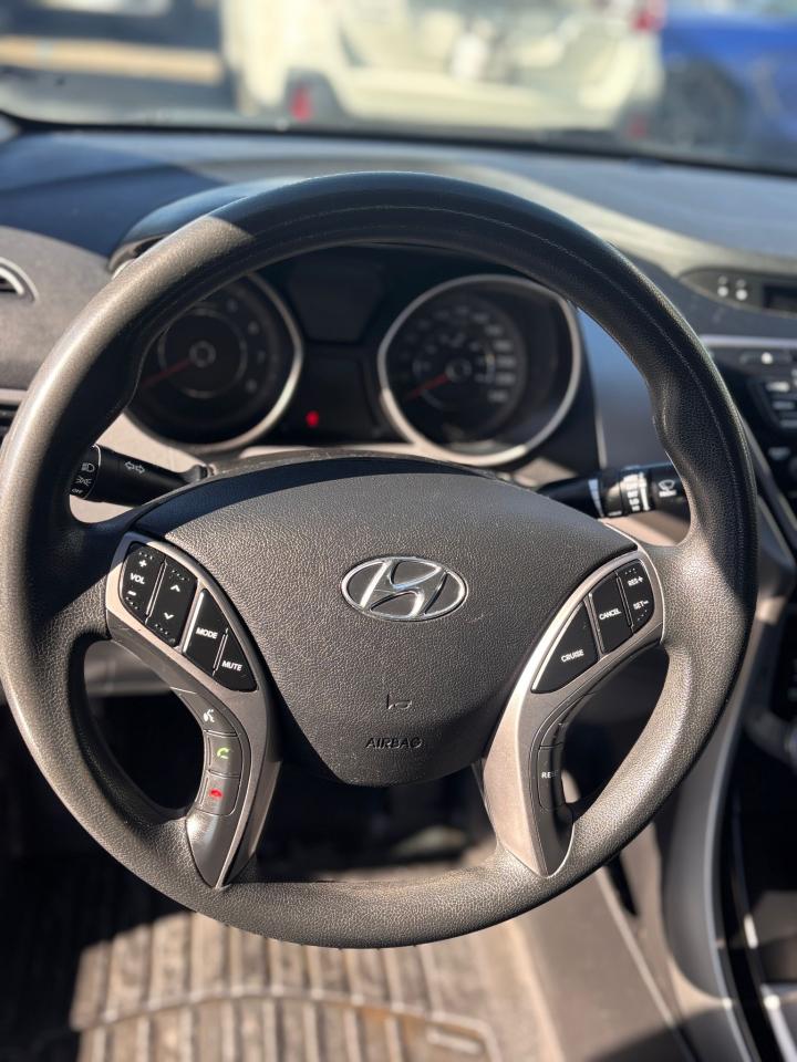 2013 Hyundai Elantra GL - Photo #5