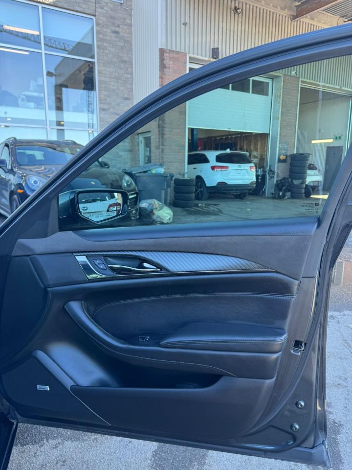 2017 Cadillac CTS 4dr Sdn 3.6L Luxury AWD - Photo #9