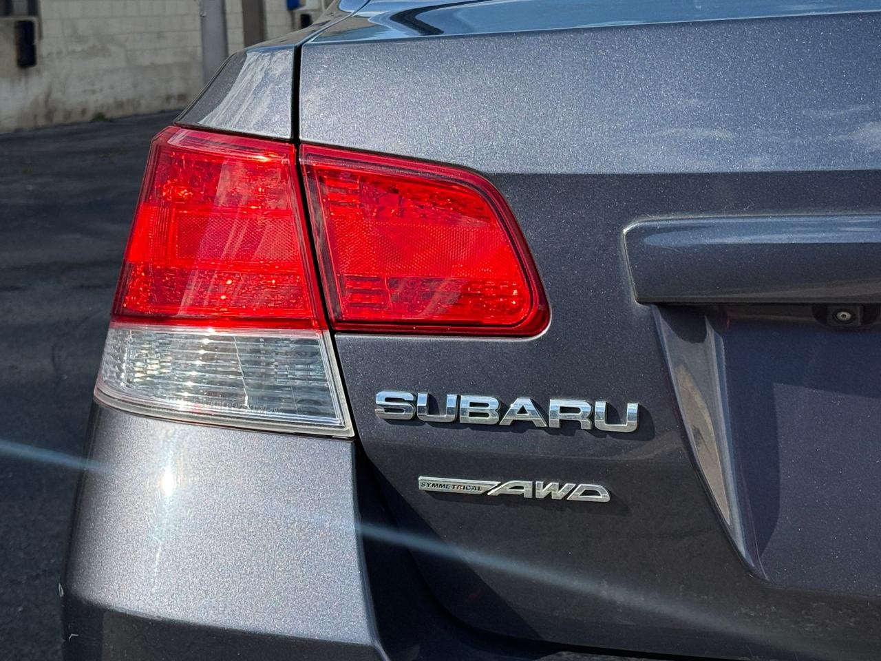 2013 Subaru Legacy 3.6R Limited AWD *SAFETY INCL*CLEAN CARFAX*AWD* - Photo #4