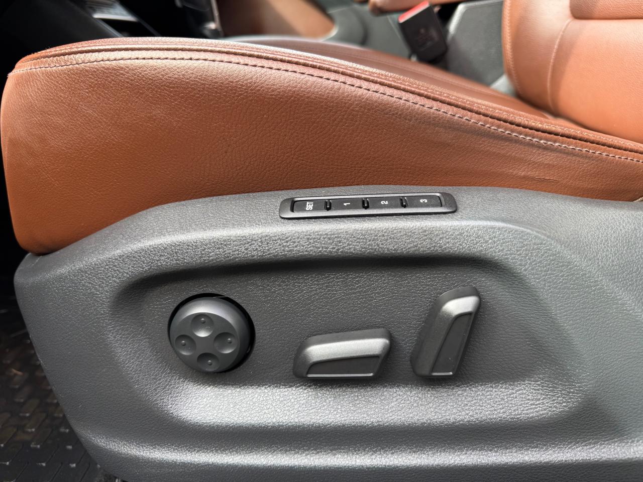 2016 Volkswagen Tiguan Highline Leather | Sunroof | Fender Sound | Apple Car Play | Android Auto | Backup Camera Photo