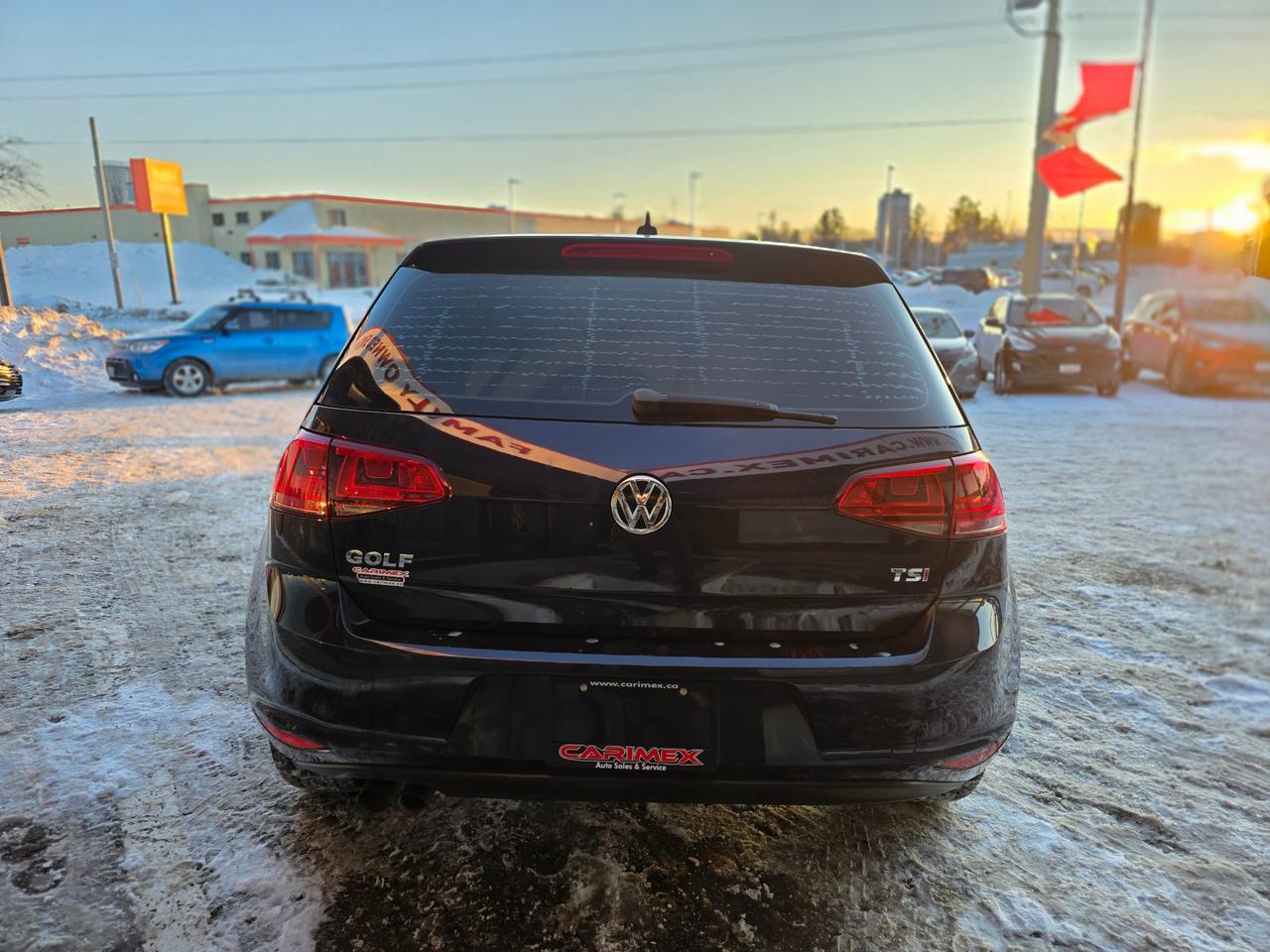 2017 Volkswagen Golf 1.8 TSI Comfortline Leather | Sunroof |BSM | Backup Camera |  Apple Car Play | Android Auto Photo3