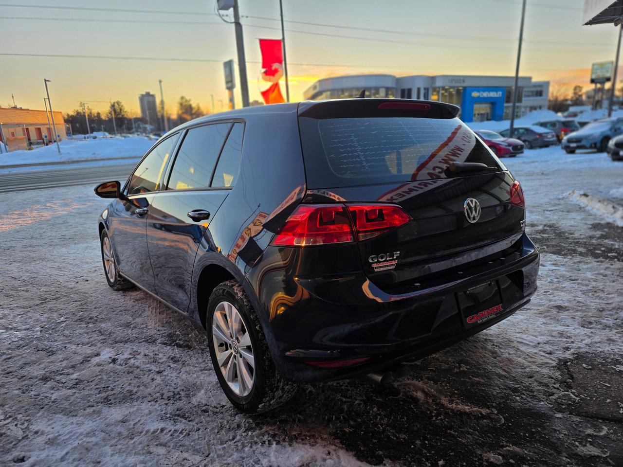 2017 Volkswagen Golf 1.8 TSI Comfortline Leather | Sunroof |BSM | Backup Camera |  Apple Car Play | Android Auto Photo2