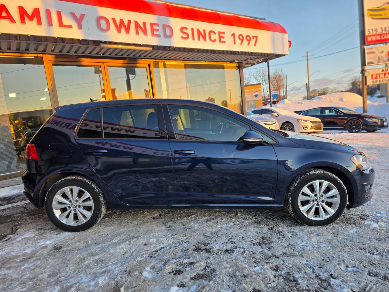 2017 Volkswagen Golf 1.8 TSI Comfortline Leather | Sunroof |BSM | Backup Camera |  Apple Car Play | Android Auto Photo