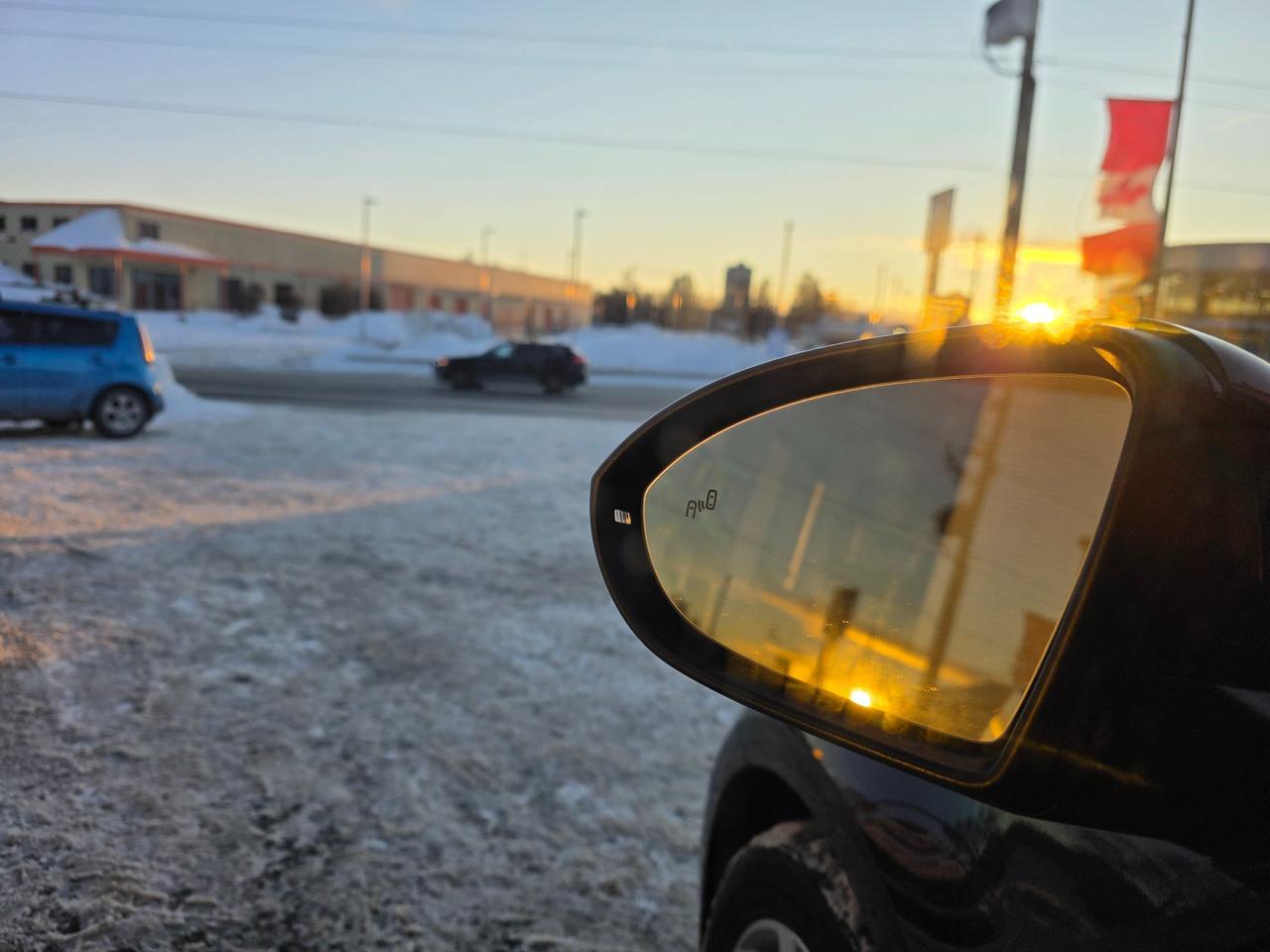 2017 Volkswagen Golf 1.8 TSI Comfortline Leather | Sunroof |BSM | Backup Camera |  Apple Car Play | Android Auto Photo