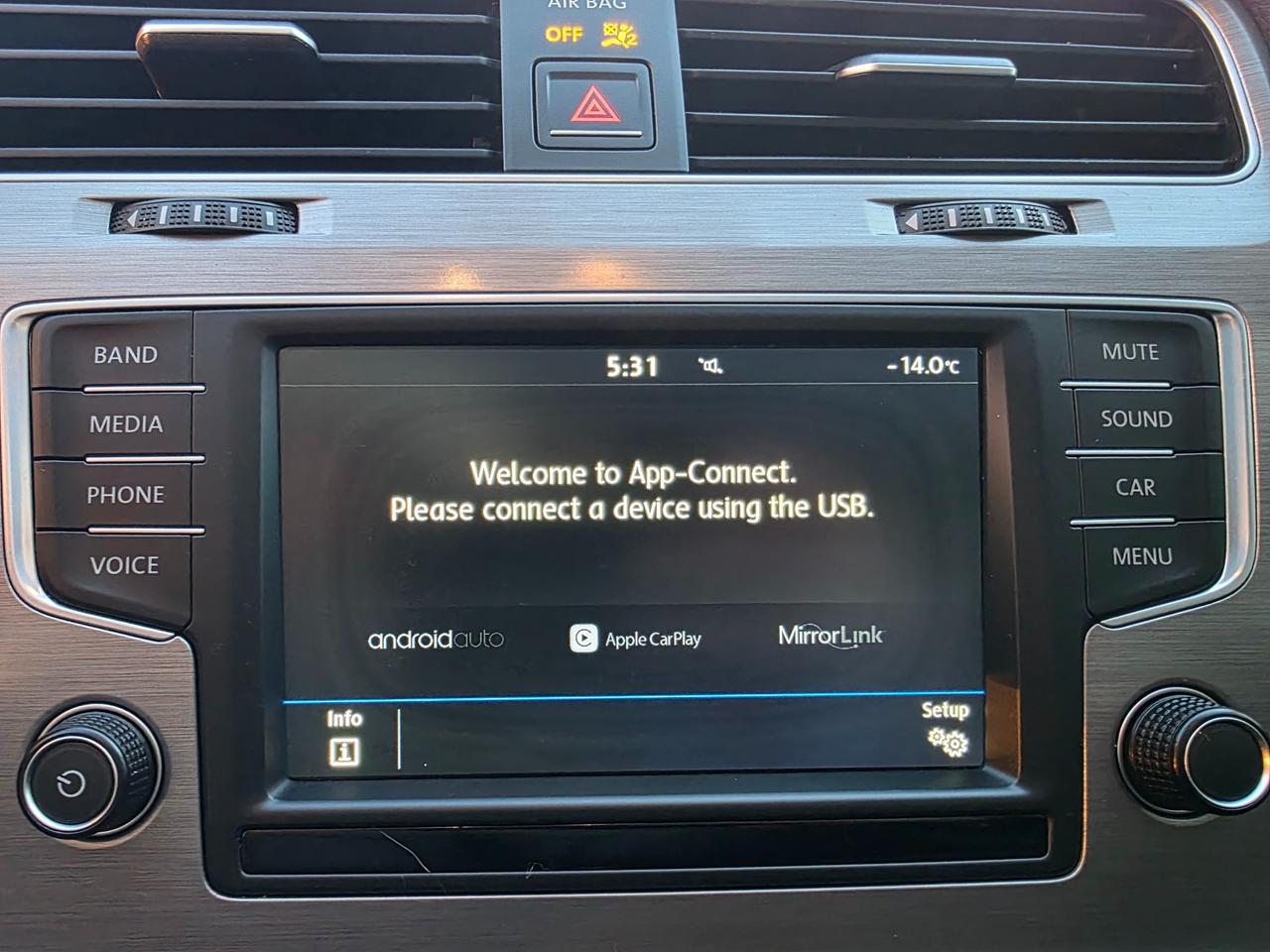 2017 Volkswagen Golf 1.8 TSI Comfortline Leather | Sunroof |BSM | Backup Camera |  Apple Car Play | Android Auto Photo