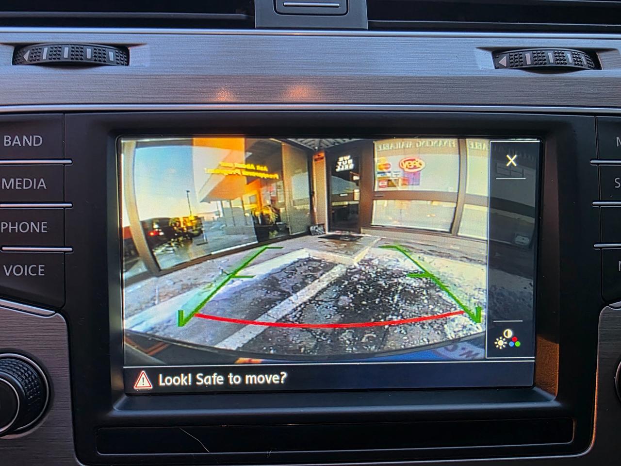 2017 Volkswagen Golf 1.8 TSI Comfortline Leather | Sunroof |BSM | Backup Camera |  Apple Car Play | Android Auto Photo