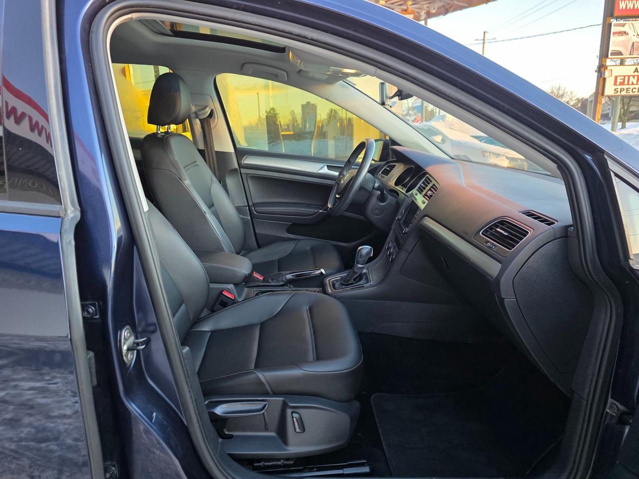 2017 Volkswagen Golf 1.8 TSI Comfortline Leather | Sunroof |BSM | Backup Camera |  Apple Car Play | Android Auto Photo