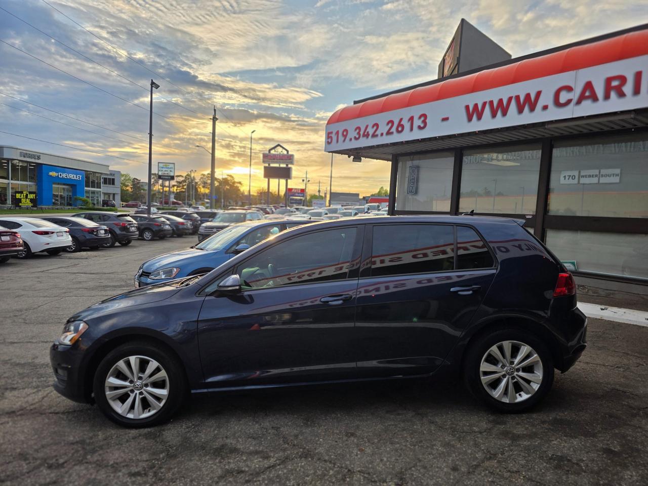 2017 Volkswagen Golf 1.8 TSI Comfortline Leather | Sunroof |BSM | Backup Camera |  Apple Car Play | Android Auto Photo