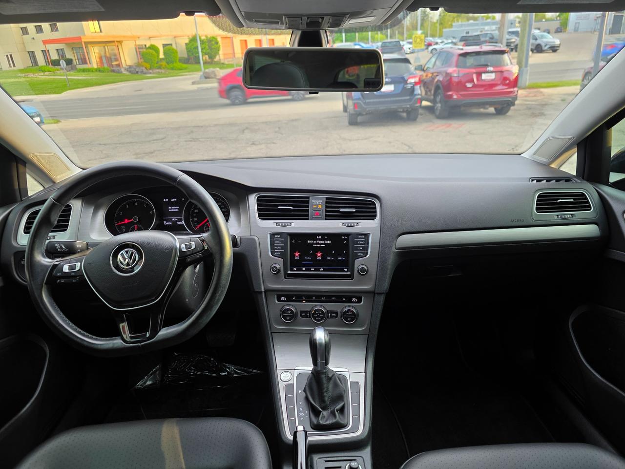 2017 Volkswagen Golf 1.8 TSI Comfortline Leather | Sunroof |BSM | Backup Camera |  Apple Car Play | Android Auto Photo