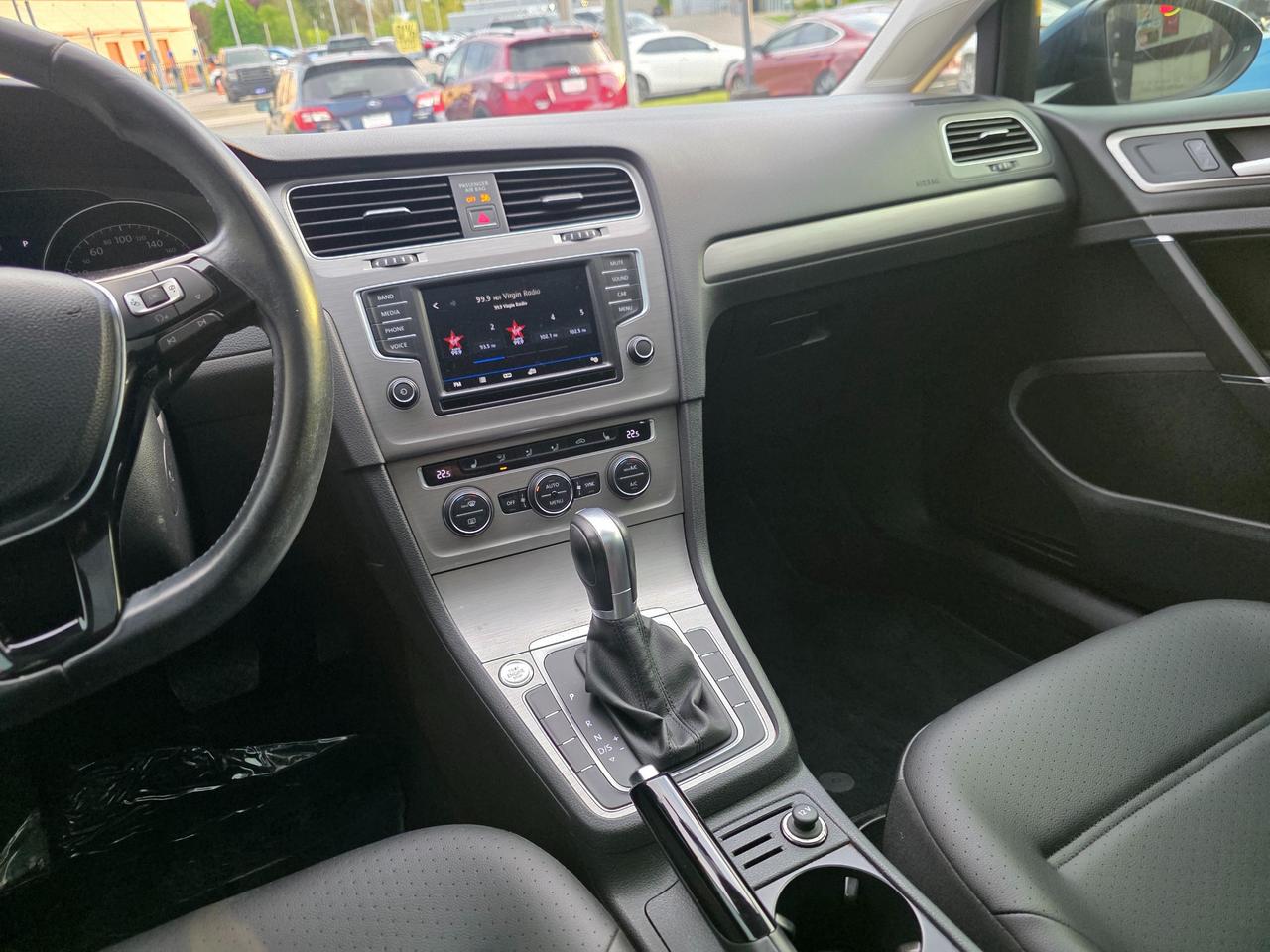 2017 Volkswagen Golf 1.8 TSI Comfortline Leather | Sunroof |BSM | Backup Camera |  Apple Car Play | Android Auto Photo
