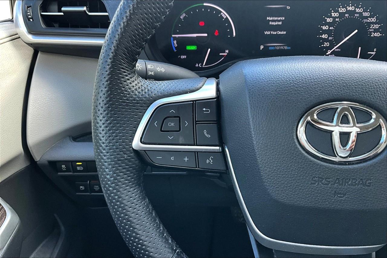 2021 Toyota Sienna LE 8-Passenger Photo