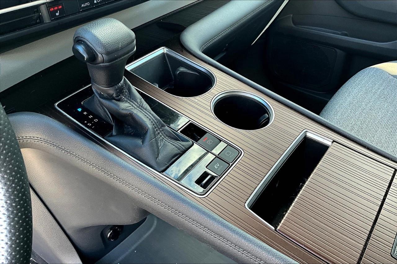 2021 Toyota Sienna LE 8-Passenger Photo