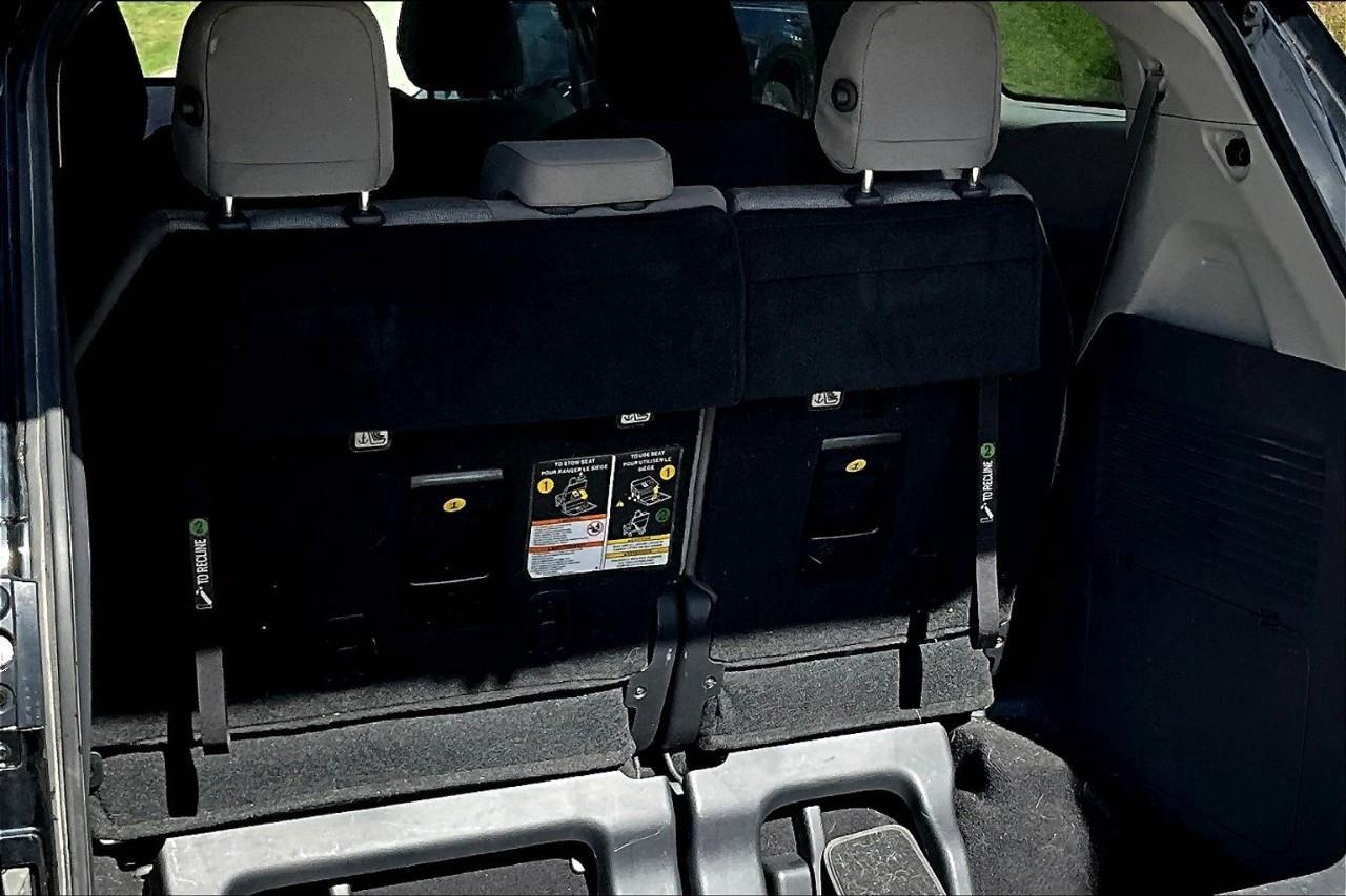 2021 Toyota Sienna LE 8-Passenger Photo