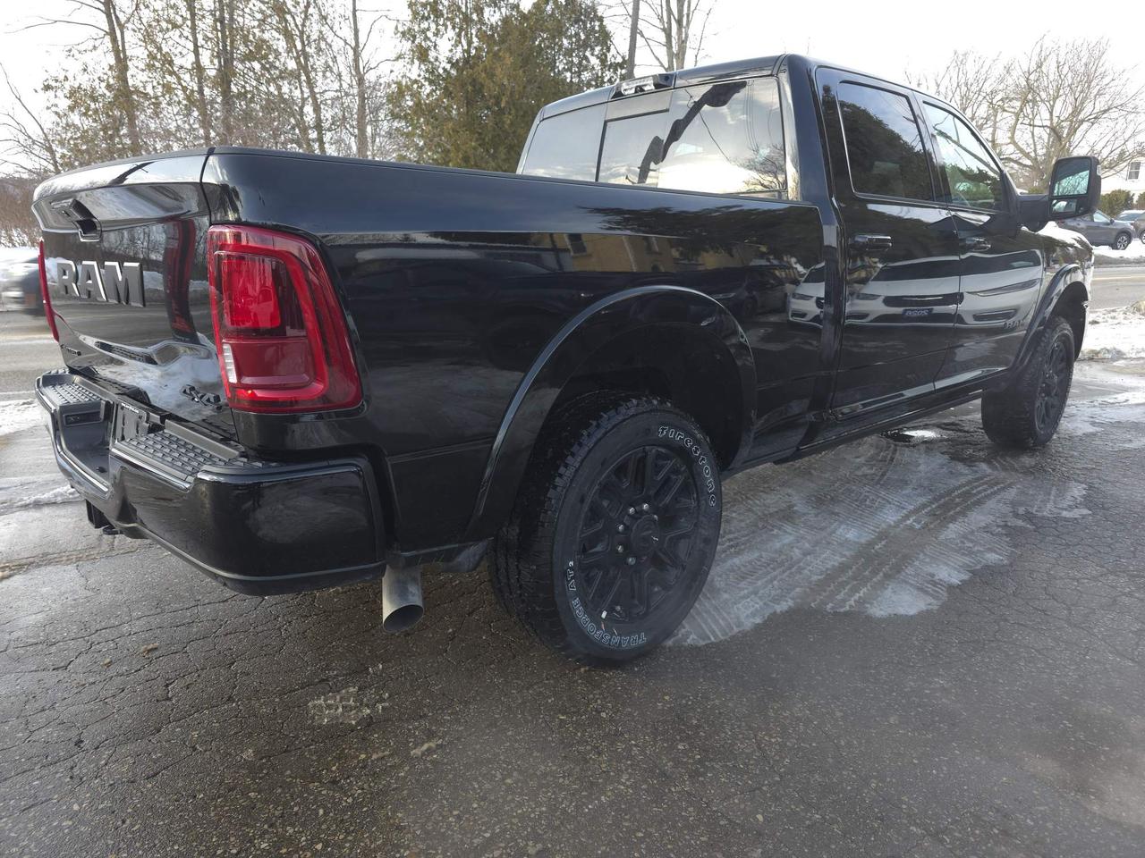 2026 RAM 3500 Limited NIGHT EDITION! 6.7L CUMMINS DIESEL! 0% FINANCING UP TO 60 MONTHS! Photo4