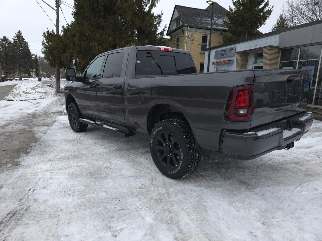 2026 RAM 2500 Tradesman 6.7 CUMMINS DIESEL! 10YR/160K POWER TRAIN WARRANTY! 0% FINANCING UP TO 60 MONTHS! Photo
