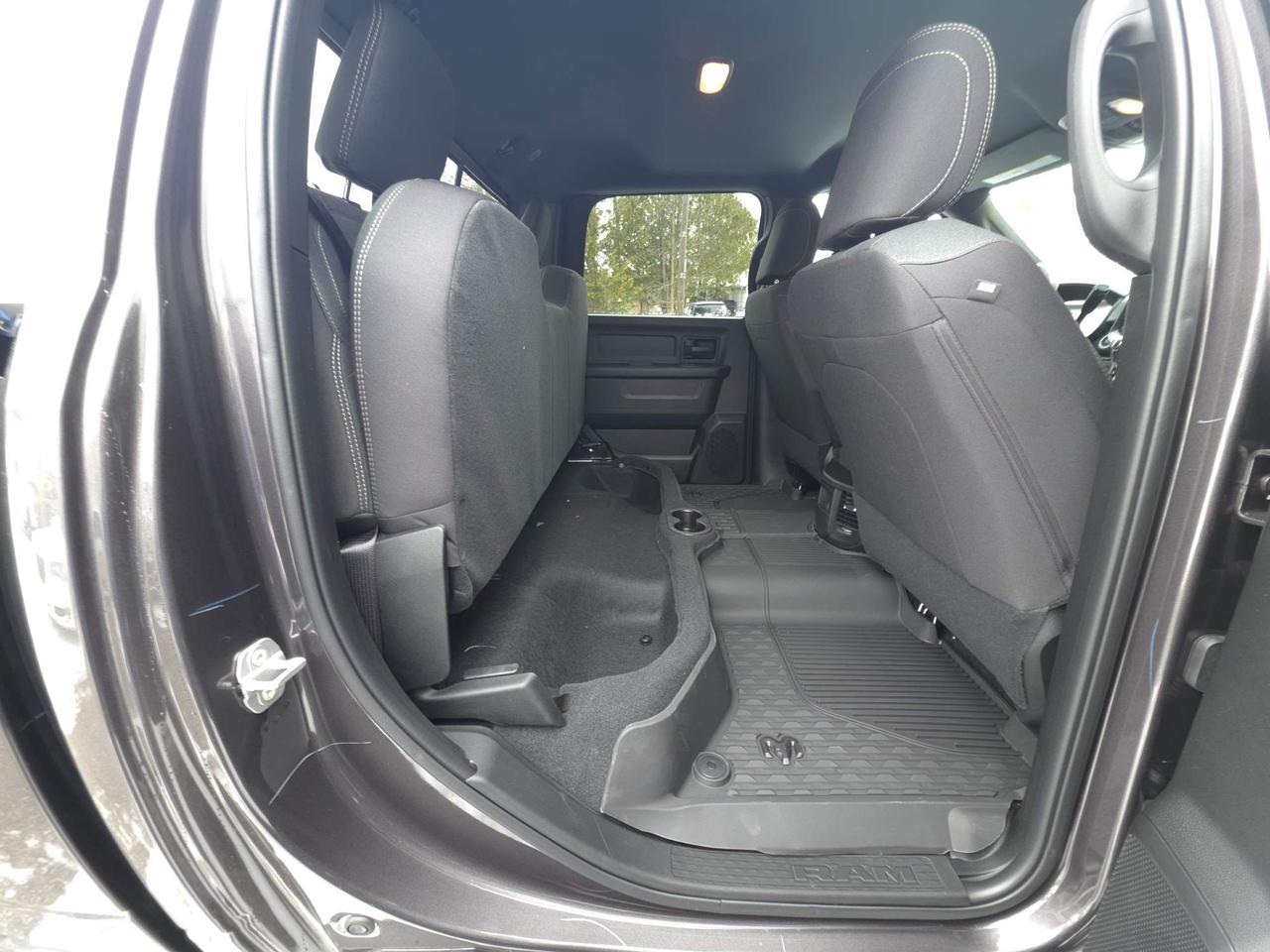 2026 RAM 2500 Tradesman 6.7 CUMMINS DIESEL! 10YR/160K POWER TRAIN WARRANTY! 0% FINANCING UP TO 60 MONTHS! Photo