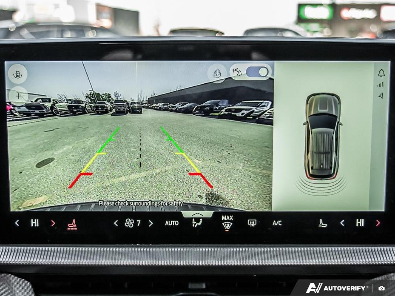 2025 Ford Explorer Active Photo