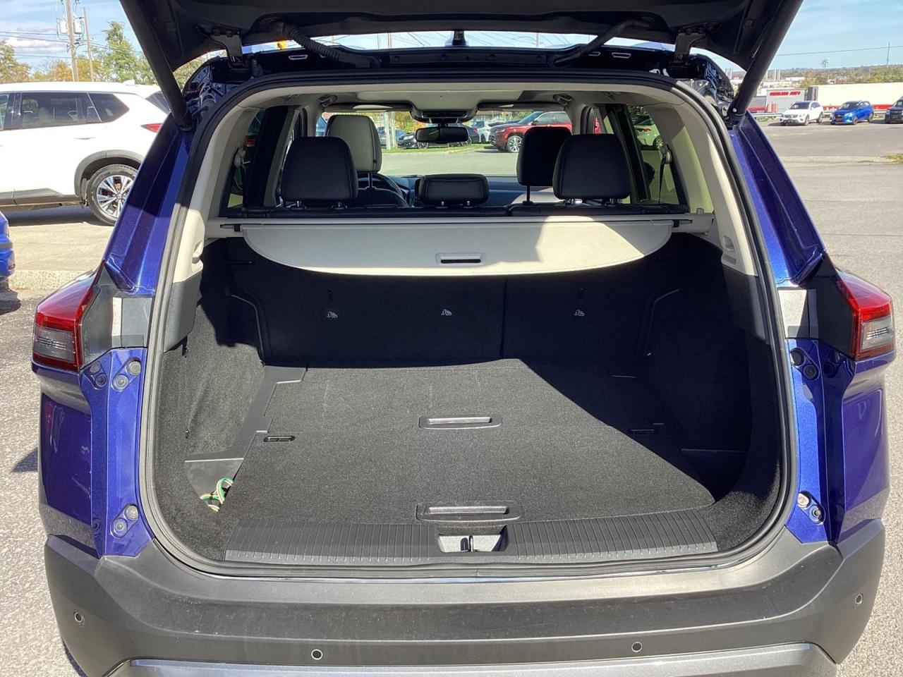 2023 Nissan Rogue SL Photo4