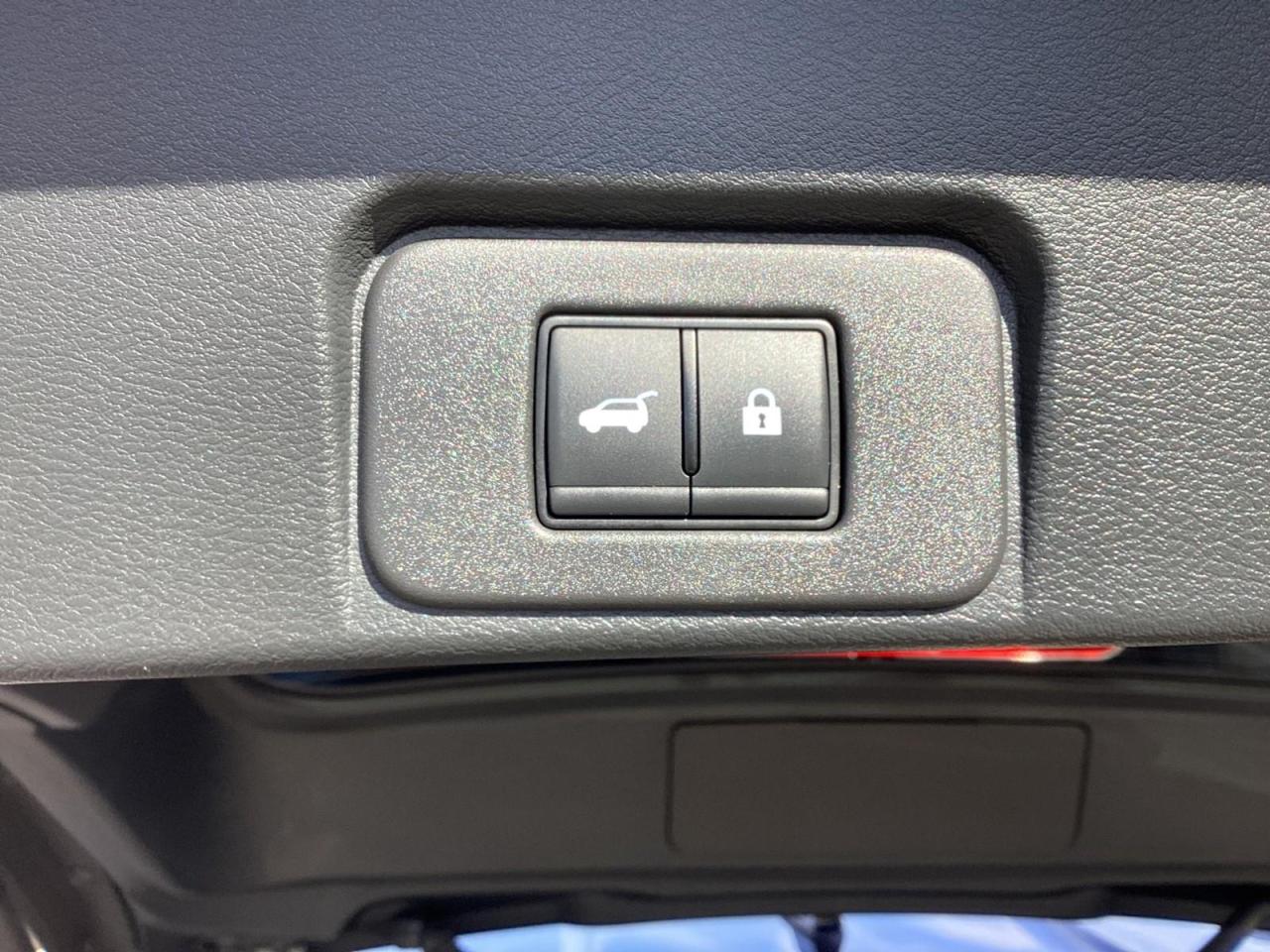 2023 Nissan Rogue SL Photo