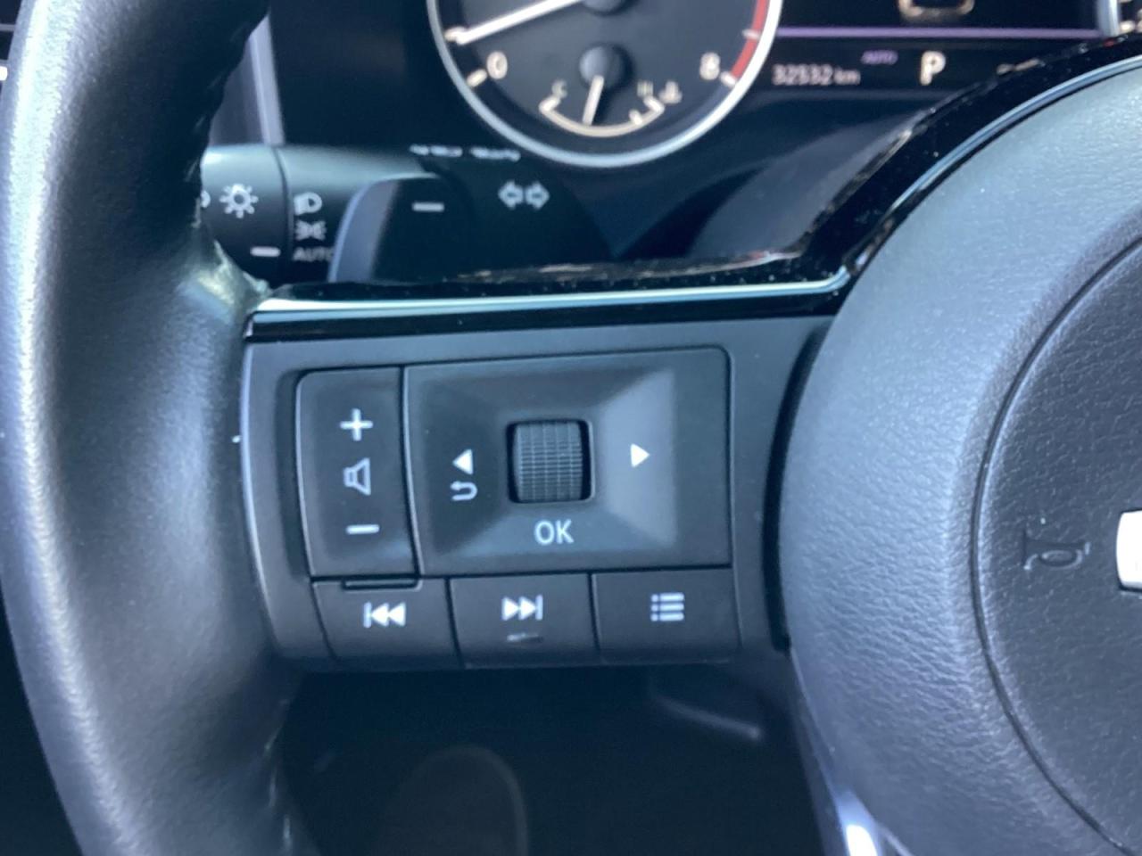 2023 Nissan Rogue SL Photo