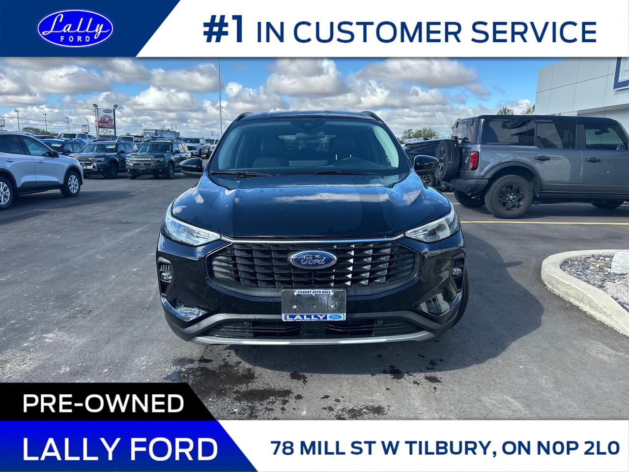 2025 Ford Escape PHEV One Owner, Only 7,640 kms, Mint! Photo