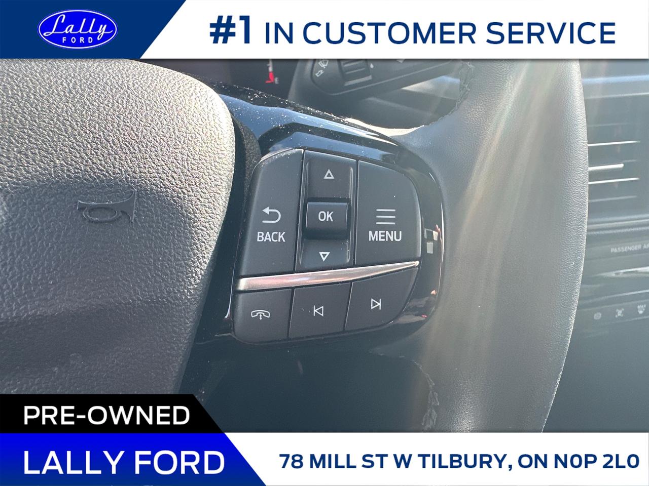 2025 Ford Escape PHEV One Owner, Only 7,640 kms, Mint! Photo