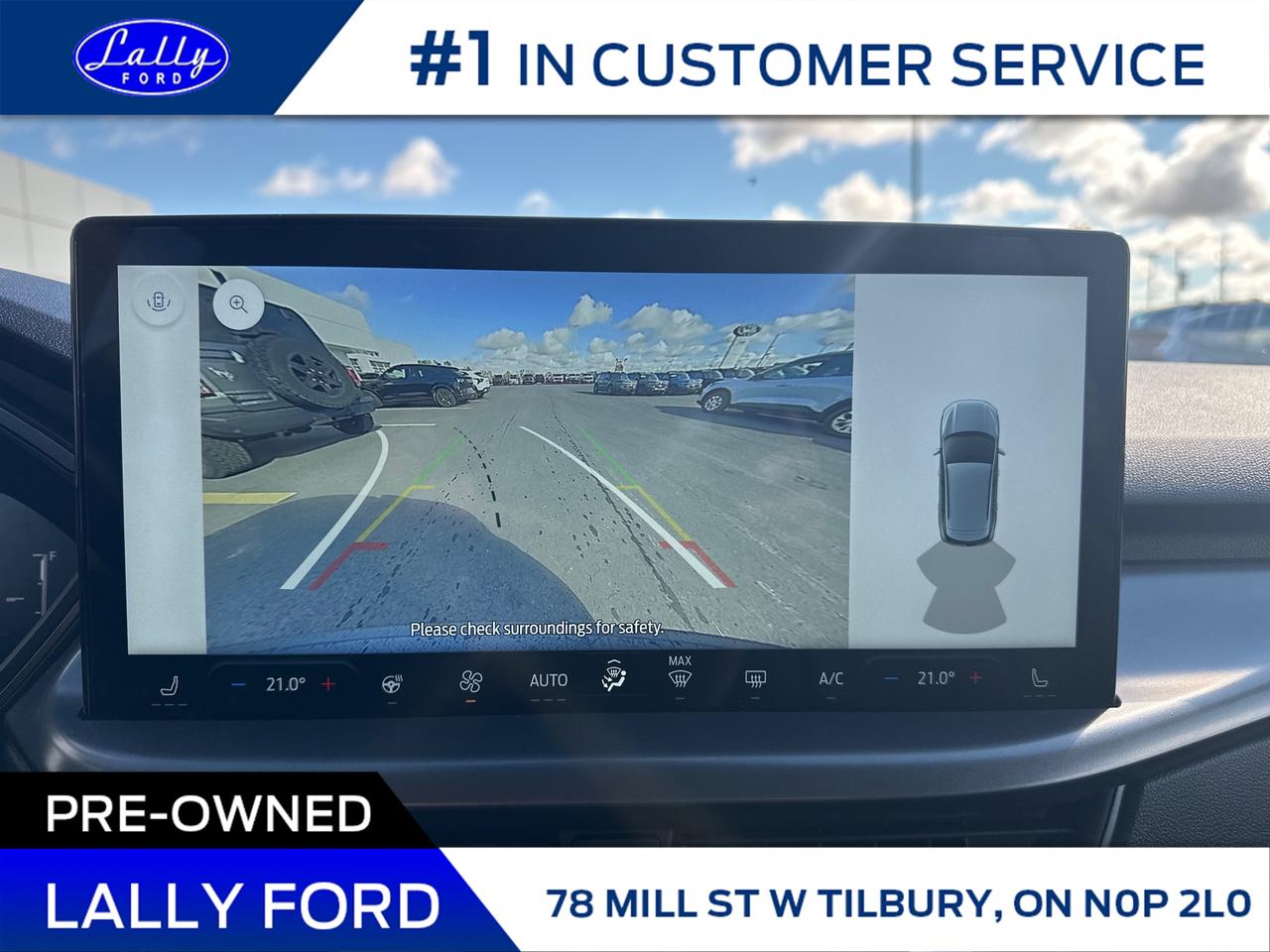 2025 Ford Escape PHEV One Owner, Only 7,640 kms, Mint! Photo