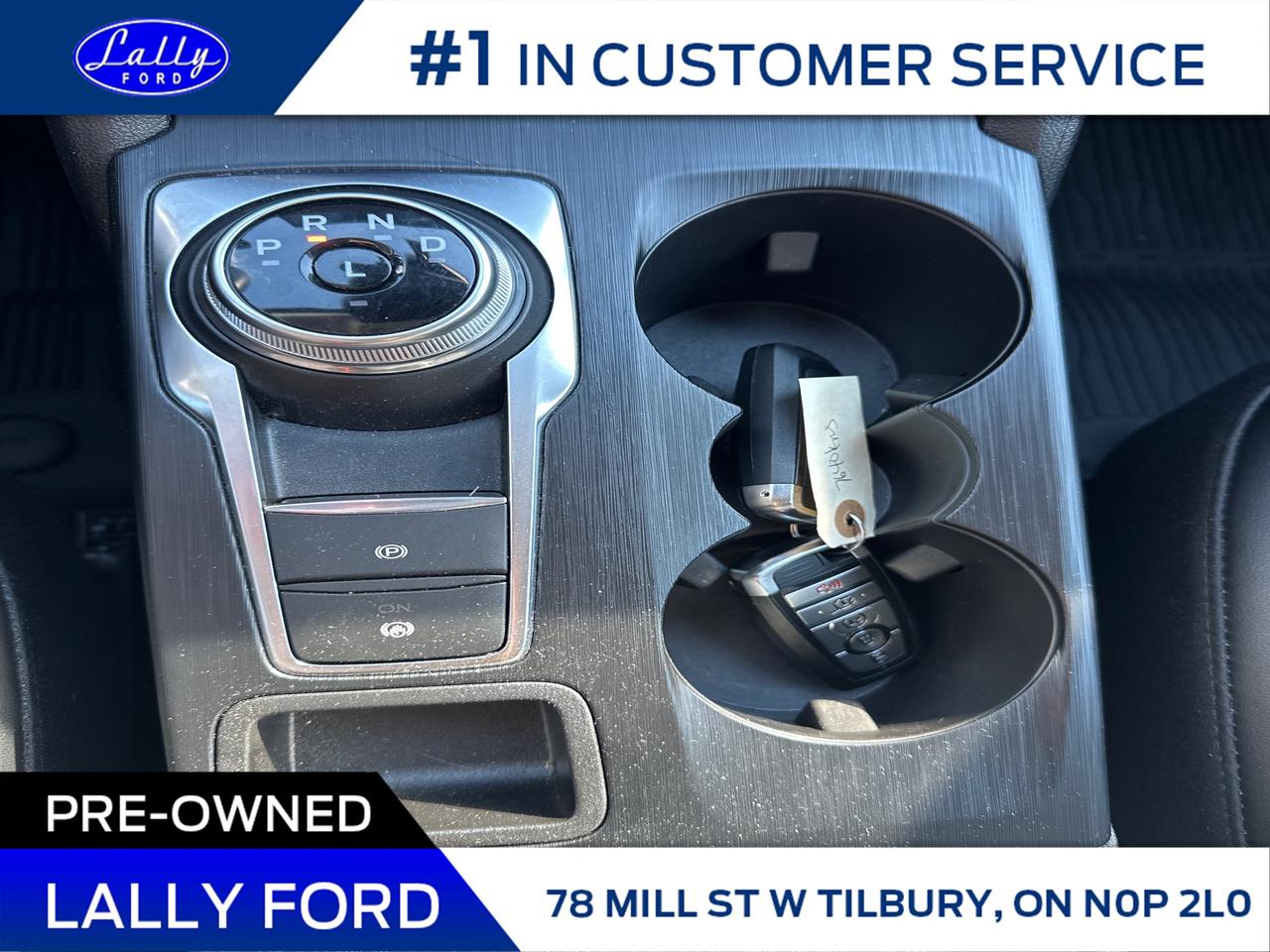 2025 Ford Escape PHEV One Owner, Only 7,640 kms, Mint! Photo