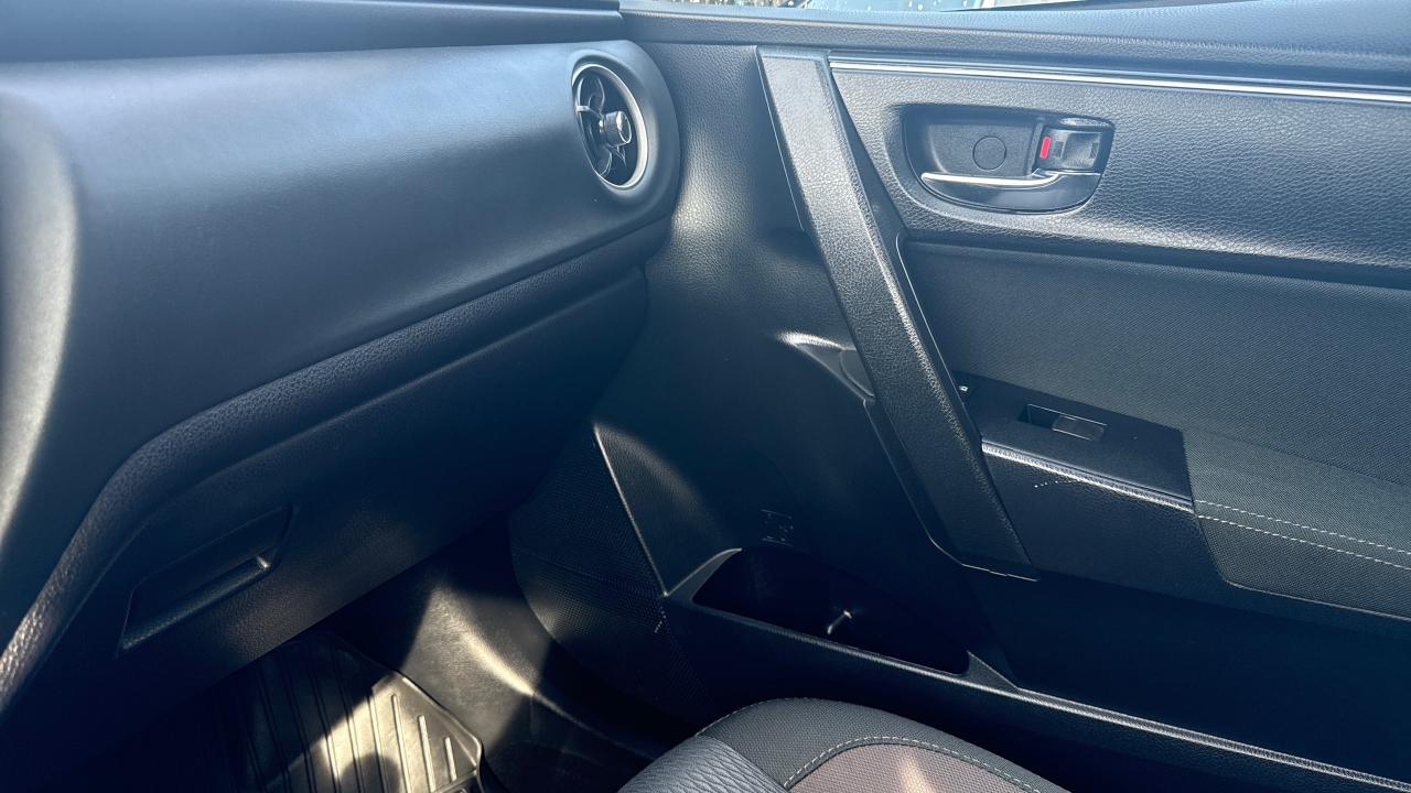 2019 Toyota Corolla LE Photo