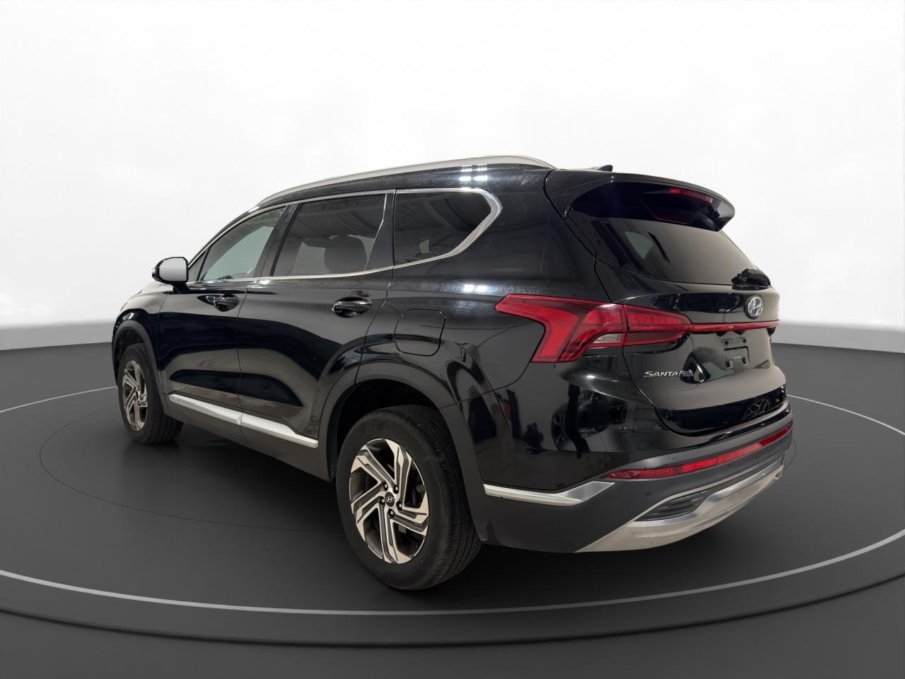 2022 Hyundai Santa Fe Preferred AWD Photo4